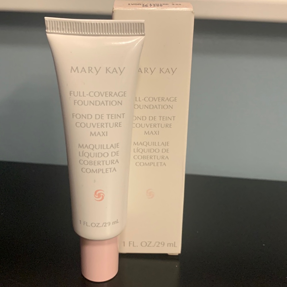 Mary Kay Full Coverage Foundation Ivory 200